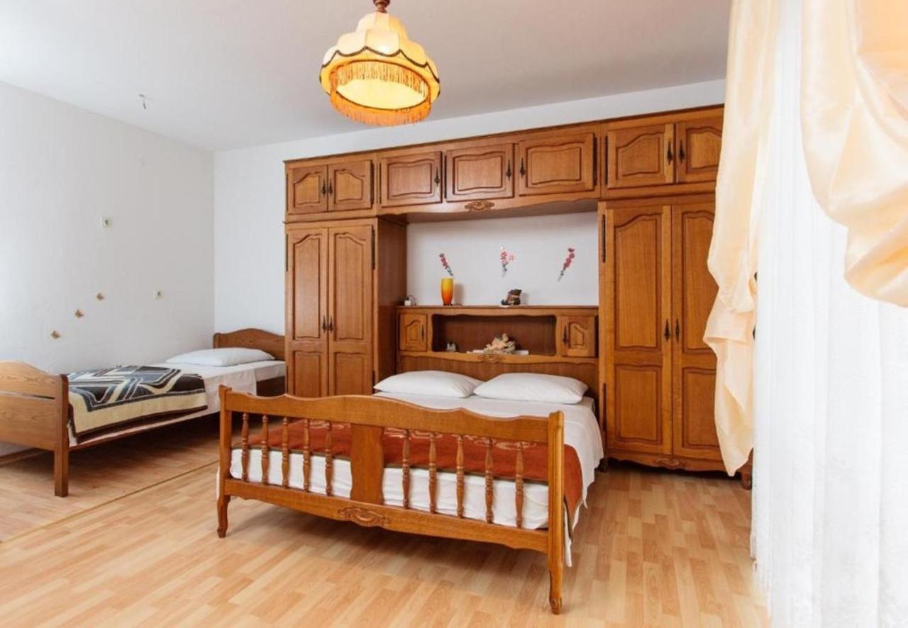 Apartment Knez 1 - 50 M From Beach Подстрана Екстериор снимка
