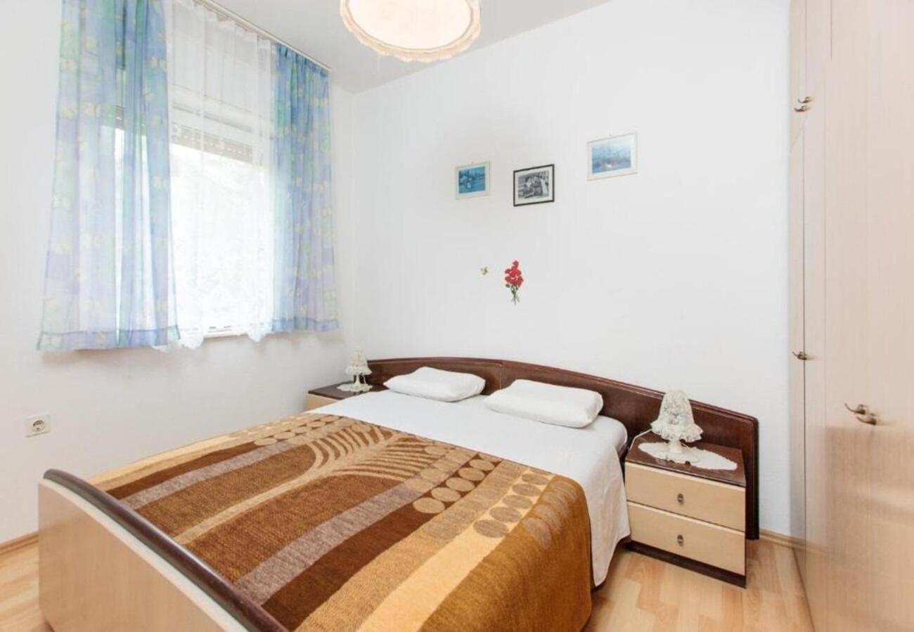Apartment Knez 1 - 50 M From Beach Подстрана Екстериор снимка